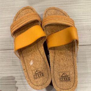 Reef Cushion Vista Hi Sandals Natural Braid Brown and Tan Slide Sandals